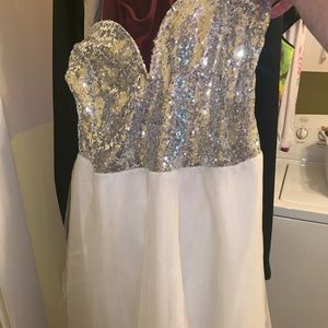 Beautiful sequin and white party dress!